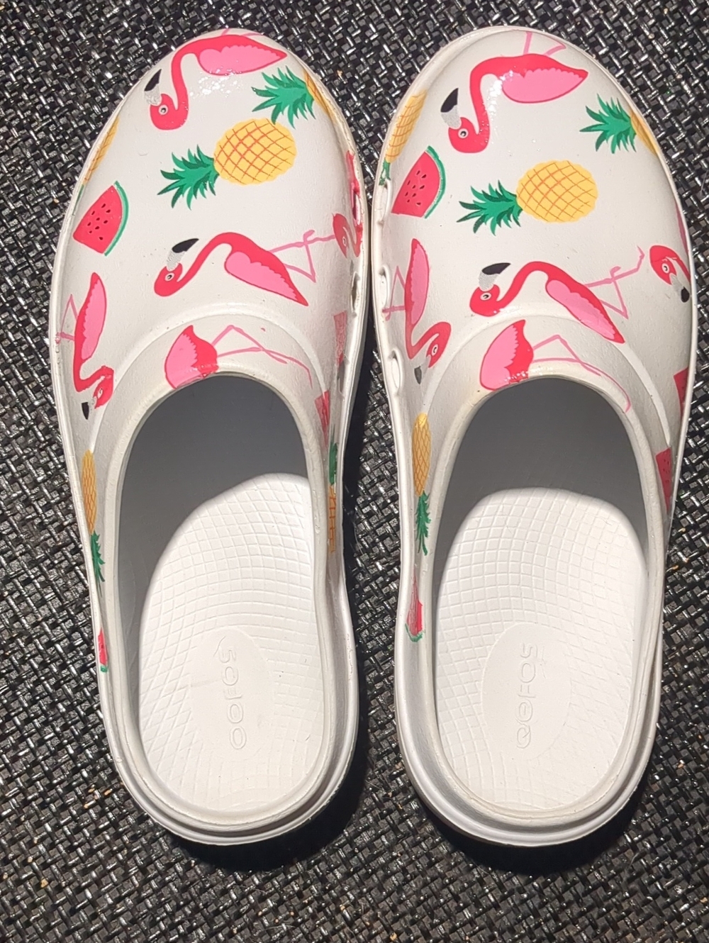 OOFOS White Slip-On Clogs with Pink Flamingo & Yellow Pineapple Print